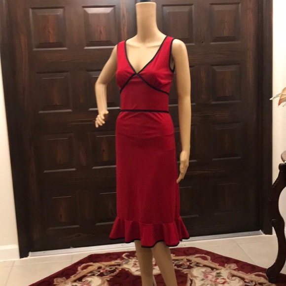 Red and black dress - Picture 6 of 16